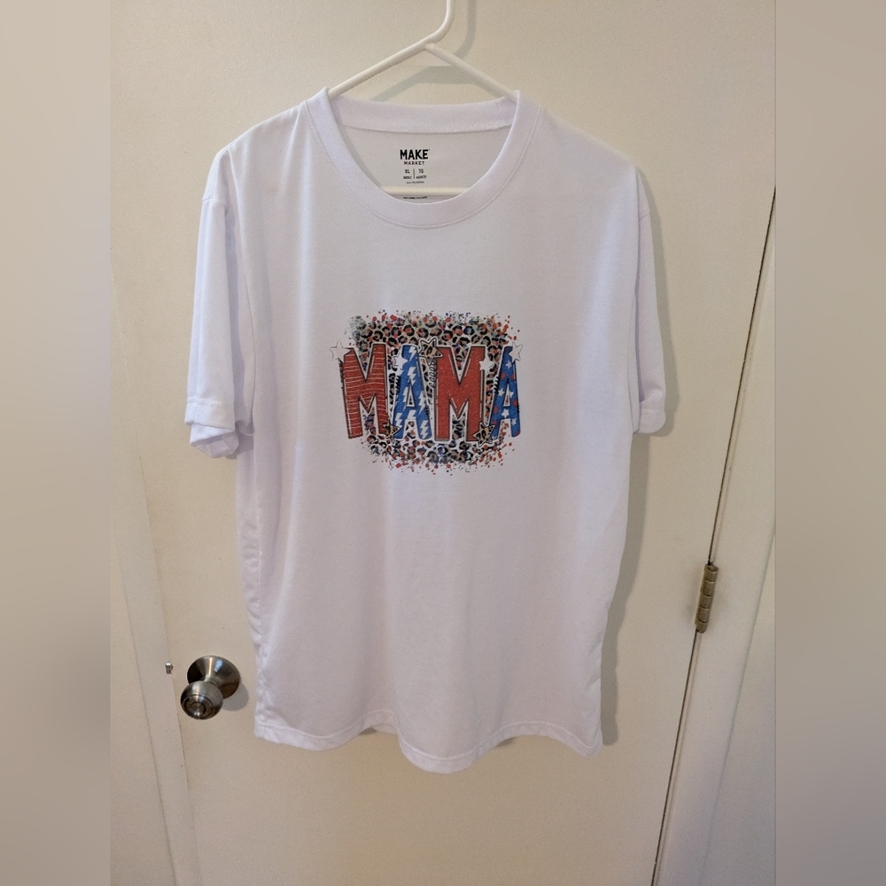 Women's 4th of July Independence Day graphic tee with Mama detail